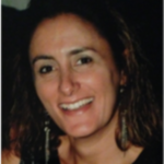 Cláudia Baptista Licenciada em Medicina Veterinária (UTAD, 1998); mestre em Oncologia (ICBAS-UP, IPO-Porto e Thomas Jefferson Medical School, 2004); pós-graduação em Genética Molecular Comparativa e Tecnológica (UTAD, 2005); doutorada em Ciências Veterinárias (ICBAS-UP, 2012); mestre em Educação Académica e Clínica (Faculdade de Medicina-UP, 2019). Professora Auxiliar do ICBAS-UP. Regente das Unidades Curriculares “Imagiologia”, “Bem-estar Animal, Deontologia e Ética Veterinária” e “Estágio” do Mestrado Integrado em Medicina Veterinária (MIMV) do ICBAS-UP. Docente de Medicina e Cirurgia de Animais de Companhia II, no contexto da Imagiologia, do MIMV ICBAS-UP. Docente das UCs "Integridade Académica e Profissional" e "Avaliação em Educação Académica e Clínica” do Mestrado em Educação Académica e Clínica da Faculdade de Medicina-UP. Presidente da Comissão de Estágios e membro da Comissão Científica do MIMV ICBAS-UP. Responsável pelo ensino e investigação do Hospital Veterinário da Universidade do Porto (UPVet). Atividade clínica no UPVet na área da Imagiologia. Estágios/visitas em contexto clínico a serviços de diagnóstico por imagem em Ghent, Orlando, Utrecht, Cambridge e Zurique. Investigadora no Laboratório Associado All4AnimalS, Centro de Estudos de Ciência Animal (CECA). Orientadora/Co-orientadora e arguente de estágios de pré-graduação, mestrados e doutoramentos. Autora/co-autora e revisora de comunicações e publicações científicas nacionais e internacionais. Membro da Comissão Científica de congressos nacionais e internacionais, entre os quais se incluem o congresso anual da especialidade europeia em Diagnóstico por Imagem (EVDI, 2017-2021) e o congresso mundial de radiologia (IVRAEVDI, 2023). Conselheira Científica de Diagnóstico por Imagem da MedVep (Brasil). Membro da European Association of Veterinary Diagnostic Imaging (EAVDI). Áreas de interesse profissional e investigação em diagnóstico por imagem, oncologia, ética e bem-estar em animais de companhia.